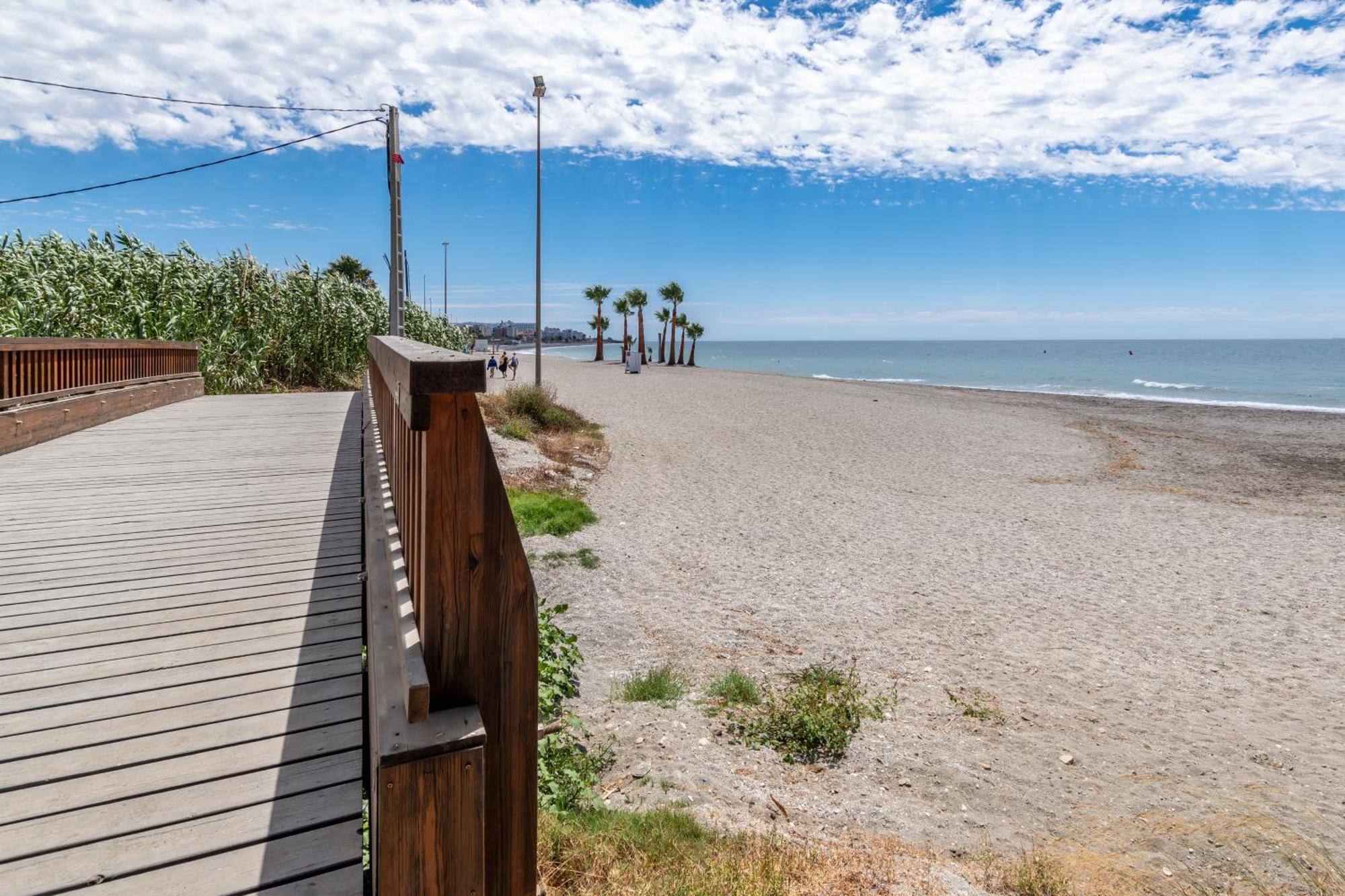Renovated Apartment On Beachside With Pool Nerja Ngoại thất bức ảnh