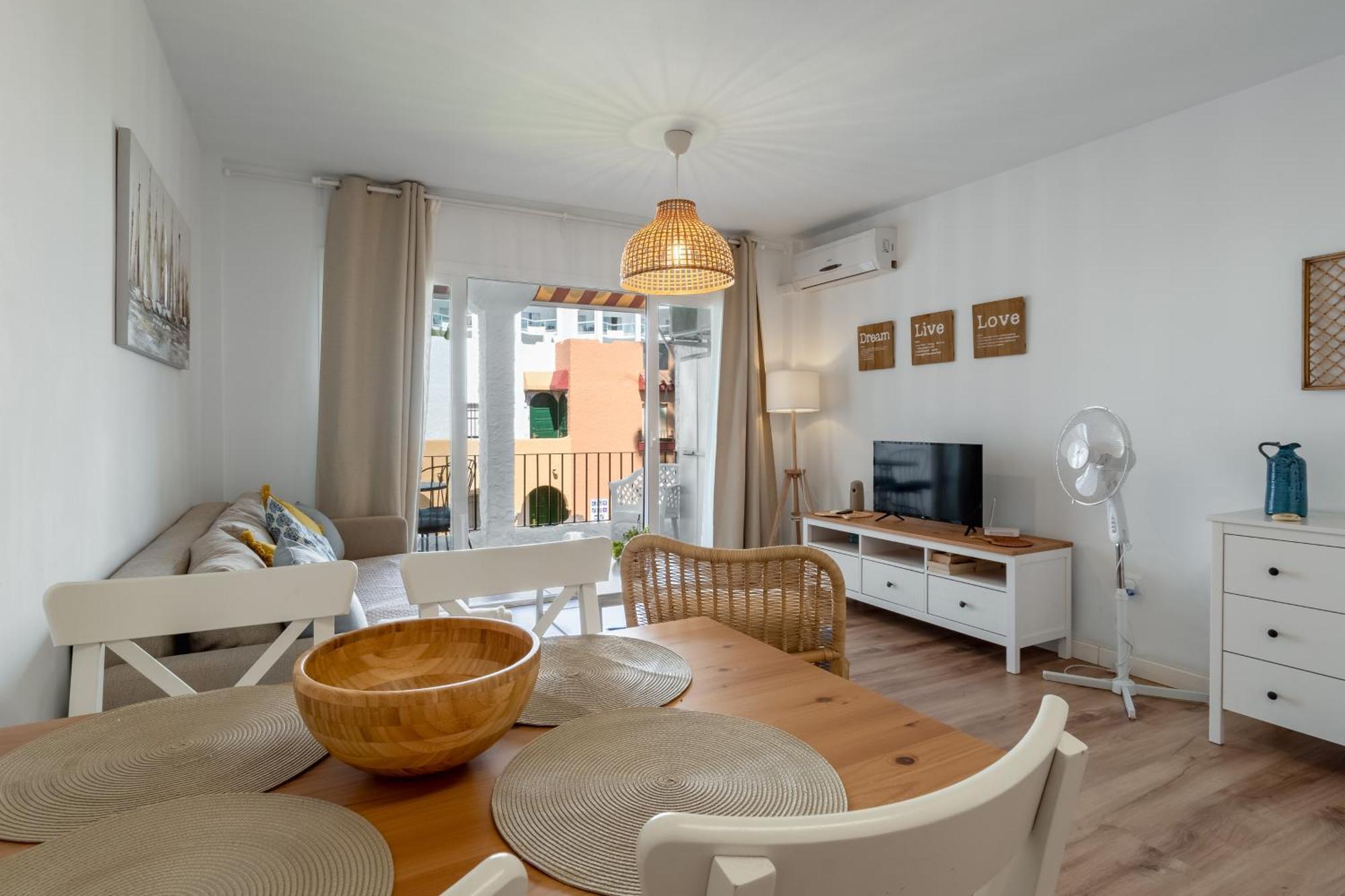Renovated Apartment On Beachside With Pool Nerja Ngoại thất bức ảnh