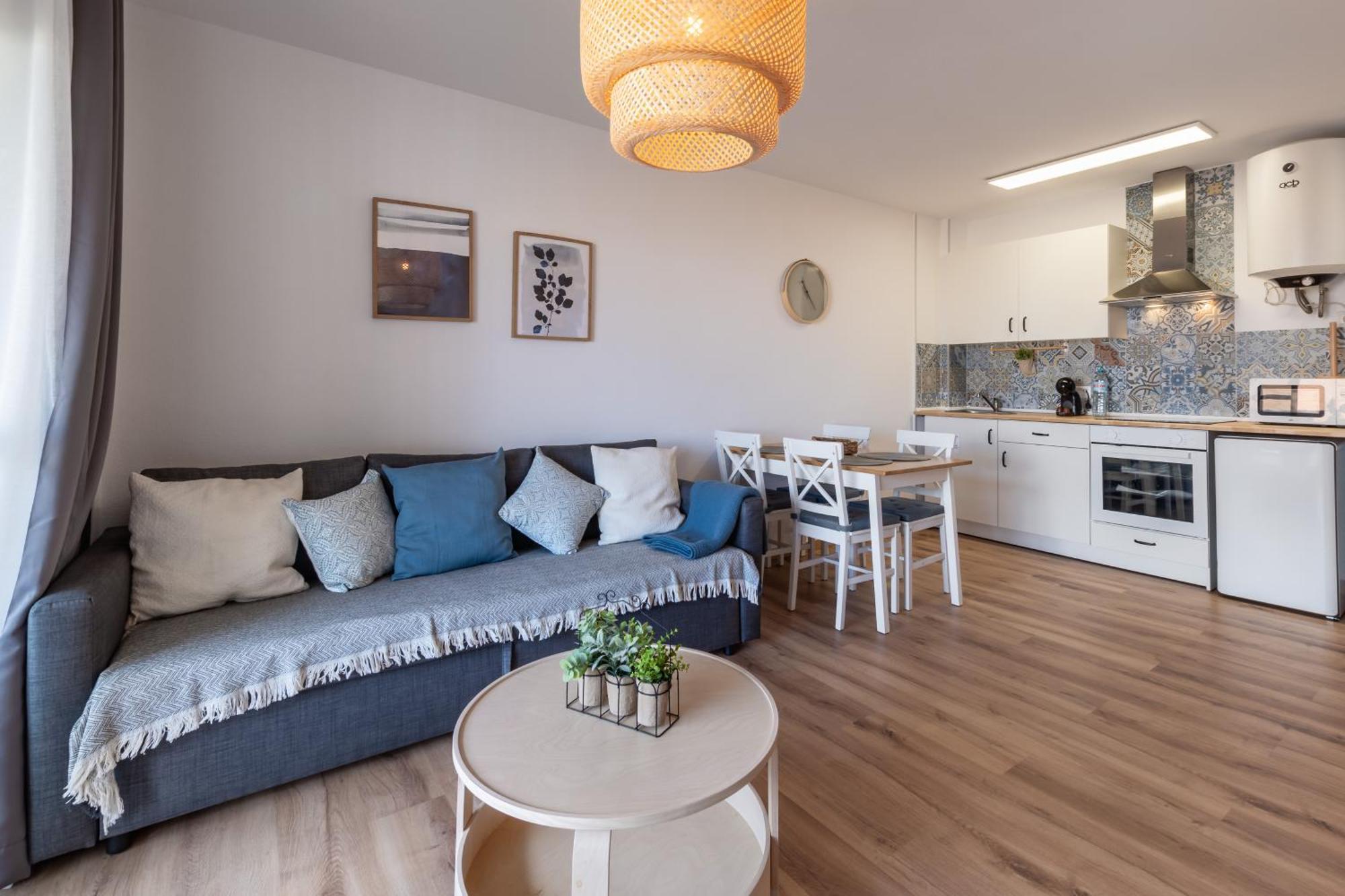 Renovated Apartment On Beachside With Pool Nerja Phòng bức ảnh