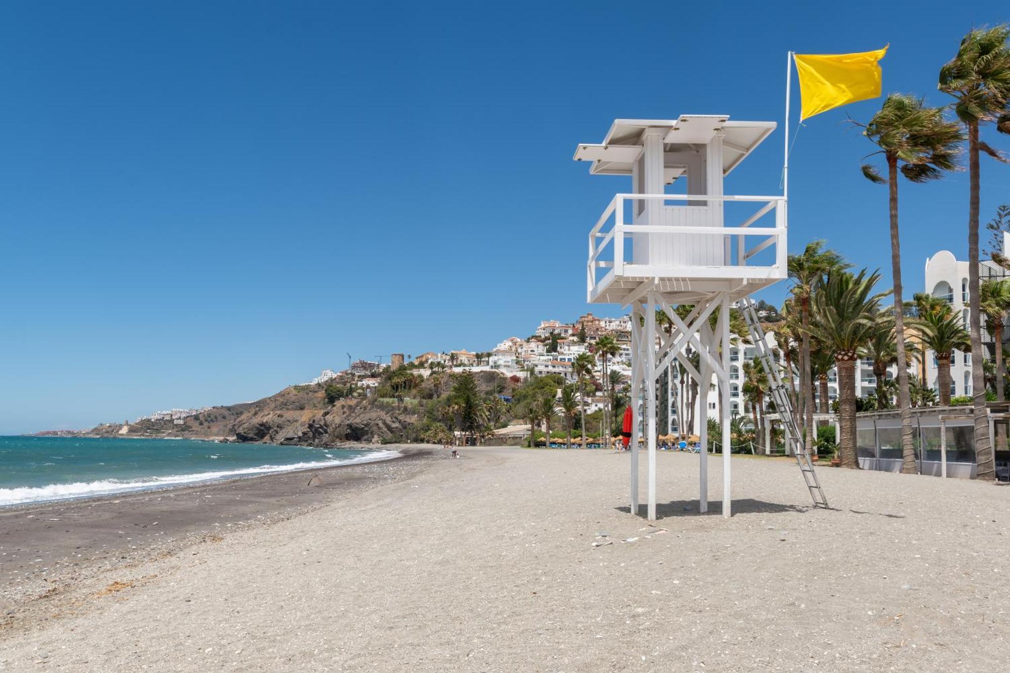 Renovated Apartment On Beachside With Pool Nerja Ngoại thất bức ảnh