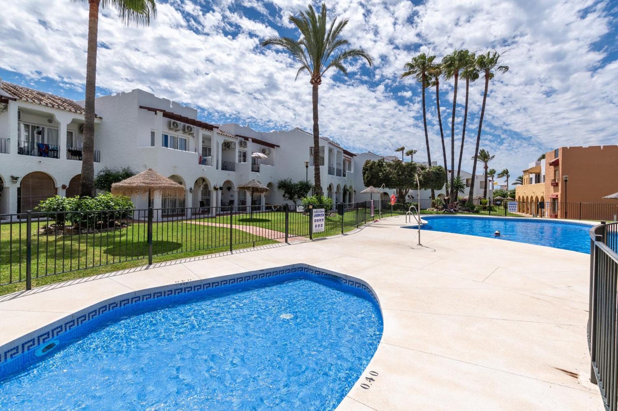 Renovated Apartment On Beachside With Pool Nerja Ngoại thất bức ảnh