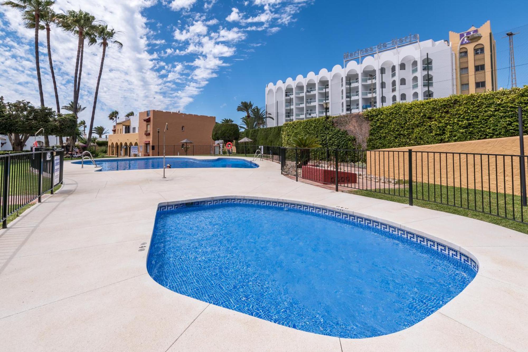 Renovated Apartment On Beachside With Pool Nerja Ngoại thất bức ảnh
