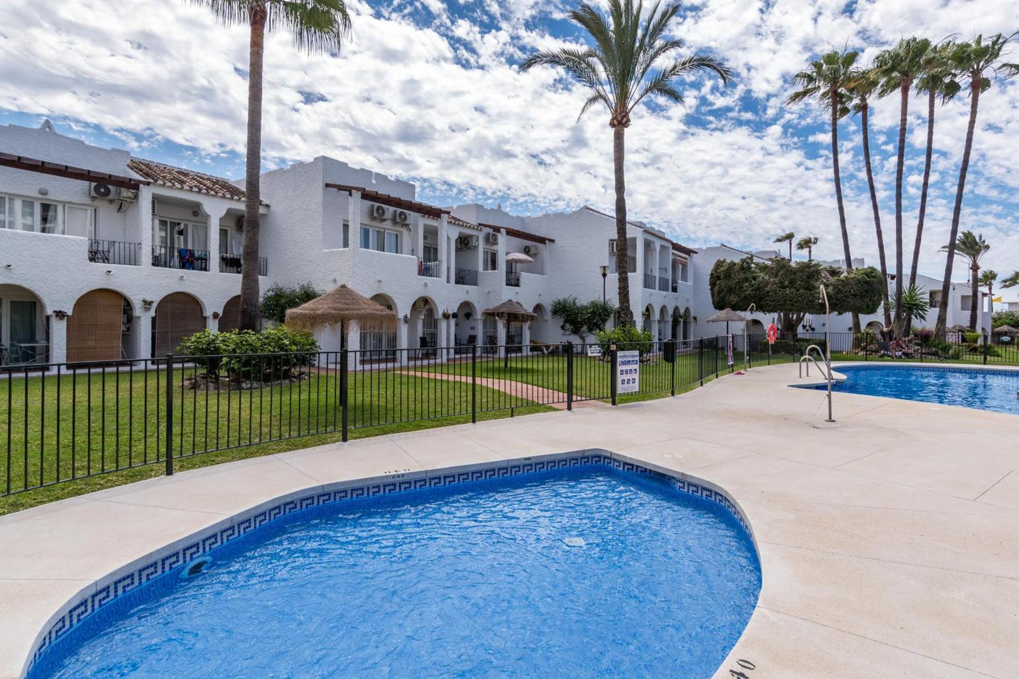 Renovated Apartment On Beachside With Pool Nerja Ngoại thất bức ảnh